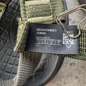 Unused Chaco Sandals Mens size 11 olive green